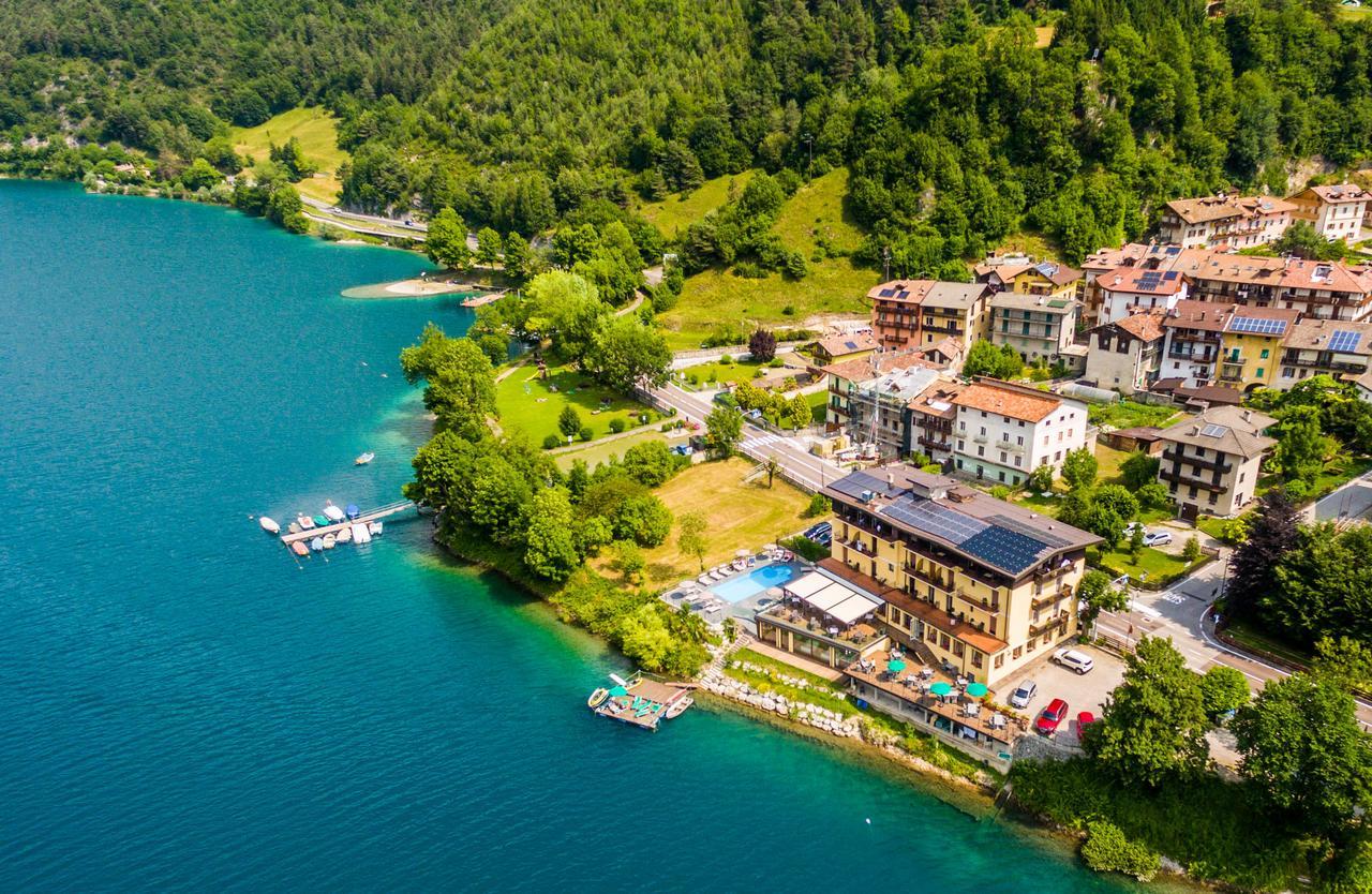 Albergo Mezzolago Exterior photo